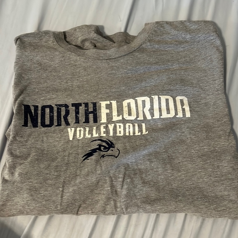 UNF T shirt